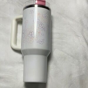 Starbucks/Stanley Sakura Cup Philippines Exclusive Limited Release Cream